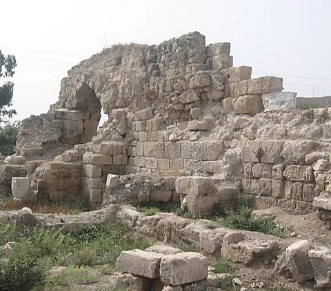 Pada masa Romawi dan Bizantium, Misis berkembang menjadi pusat penting. Bahkan, pada abad ke-8 Masehi, kota ini direkonstruksi selama periode Abbasiyah.