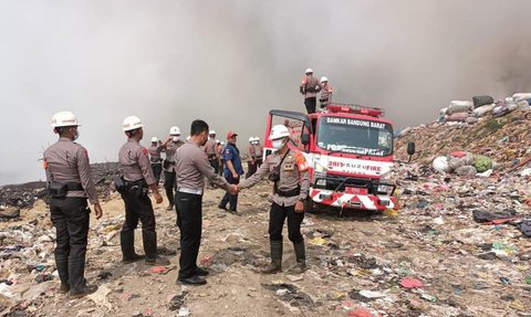 Parahnya Kebakaran TPA Sarimukti, TNI-Polri Sampai Turun Gunung, Begini Aksinya