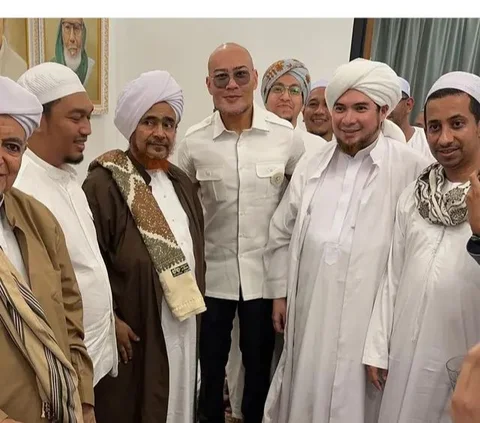 Deretan 10 Artis yang Hadiri Safari Dakwah Habib Umar di Masjid Istiqlal, Marsha Timothy Jadi Sorotan