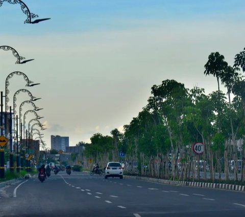 Kualitas udara buruk jadi salah satu masalah bagi kota-kota besar di Indonesia, termasuk Surabaya. Melansir iqair.com, kualitas udara di Kota Surabaya silih berganti antara kategori sedang tidak sehat bagi kelompok rentan.