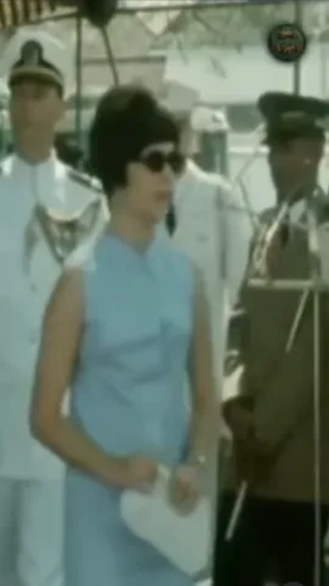 Momen Lawas Upacara 17 Agustus Tahun 1969 di Istana, Banyak Nyonya Bule Berpakaian Tanpa Lengan