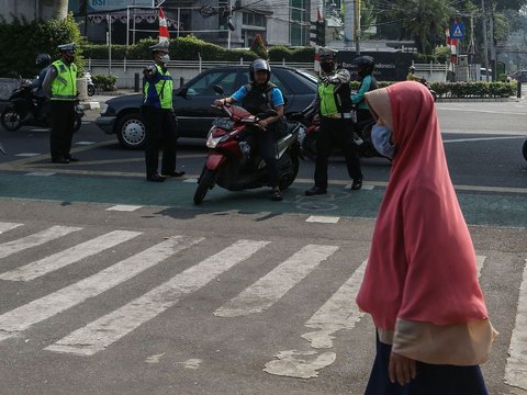 FOTO: Razia Uji Emisi Diuji Coba di Jakarta Mulai Hari Ini, Segini Dendanya Jika Tak Lolos