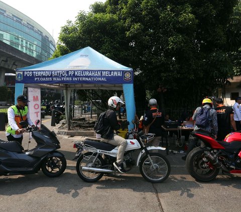 FOTO: Razia Uji Emisi Diuji Coba di Jakarta Mulai Hari Ini, Segini Dendanya Jika Tak Lolos