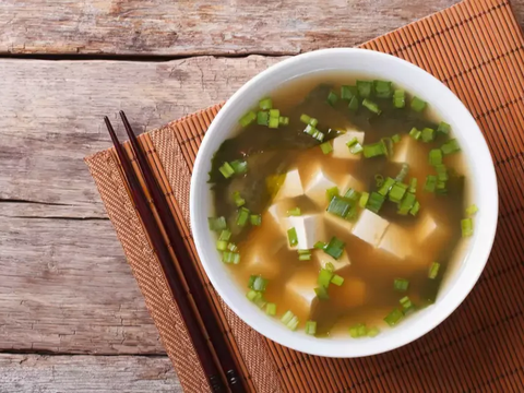 3. Resep Masakan Jepang: Miso Soup