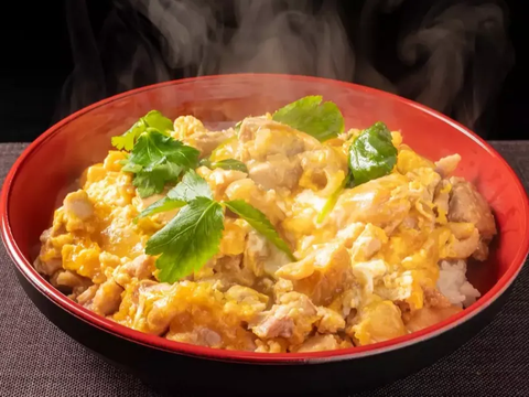 4. Resep Masakan Jepang: Oyakodon - Ayam Telur ala Jepang