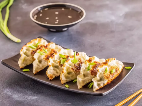 7. Resep Masakan Jepang: Chicken Gyoza