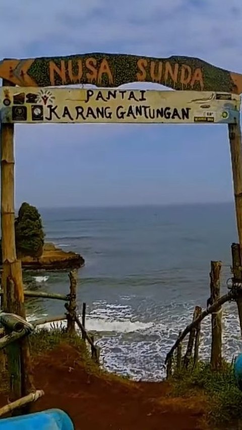 Disebut Tanah Lotnya Sukabumi, Begini Potret Eloknya Pantai Karang Gantungan