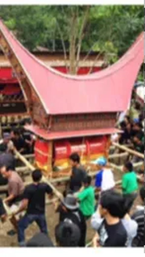 Melihat Upacara 'Rambu Solo', Ritual Pemakaman yang Mirip Pesta di Toraja