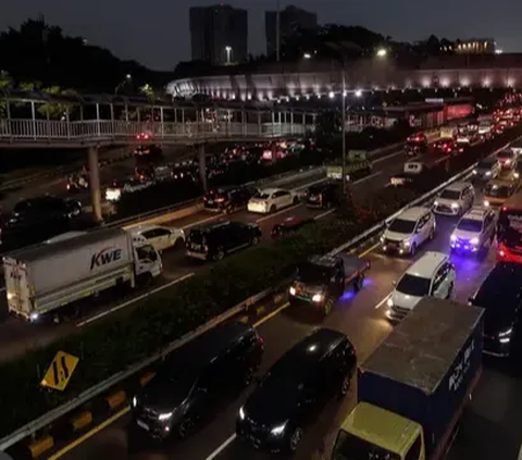 Menurut Luckmi, dilihat dari sumber pencemaran yang ada, fakta tersebut menempatkan sepeda motor sebagai kontributor pencemar udara di Jakarta. Selain sepeda motor, aktivitas industri juga menjadi penyumbang polusi di Ibu Kota.