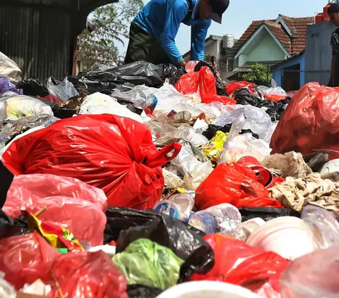 Sepekan Berlalu, Pemadaman di TPA Sarimukti Bandung Barat Terus Diupayakan