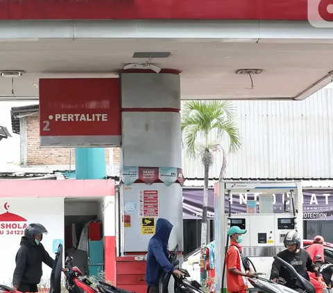 Pemerintah Bakal Batasi Penyaluran Pertalite, Driver Ojol: Antrean SPBU Makin Panjang