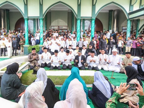 Jokowi Hadiri Haul ke-2 Ayah Wagub Sumut