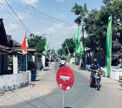 Dendam Ambarwati, Melarang Pejabat Pemerintah TNI-Polri Masuk Wilayah Tales Kediri