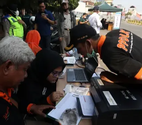 Pemprov DKI Jakarta bersama dengan jajaran Kepolisian menggelar uji coba tilang uji emisi di enam titik wilayah Jakarta tercatat, sebanyak 550 kendaraan yang mengikuti uji emisi, 104 di antaranya tidak lulus.