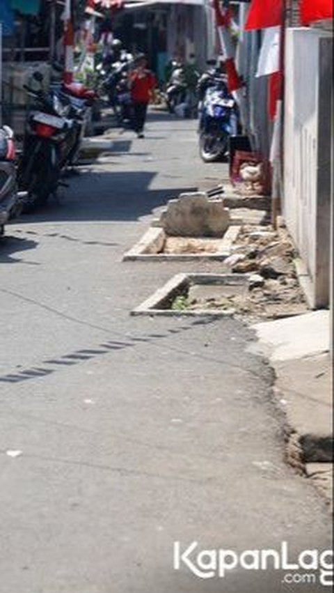 Kuburan Viral di Gang Jalan Sempit, Ternyata Depan Rumah Abdel Achrian
