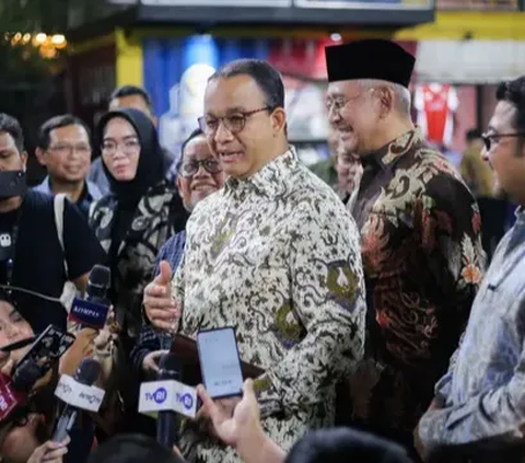 Anies dengan Salim Segaf Bahas Strategi Pilpres Ditemani Kopi dan Roti Tuna