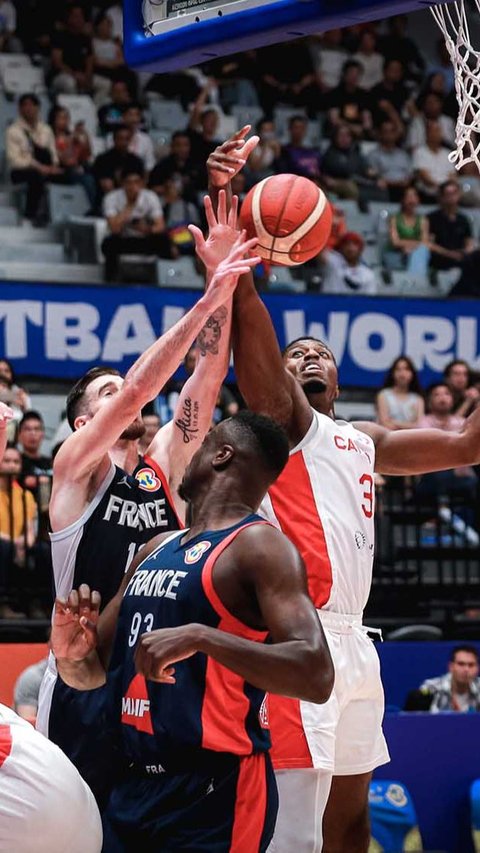 Foto: Duel Kanada Vs Prancis di Piala Dunia FIBA 2023 Berlangsung Sengit