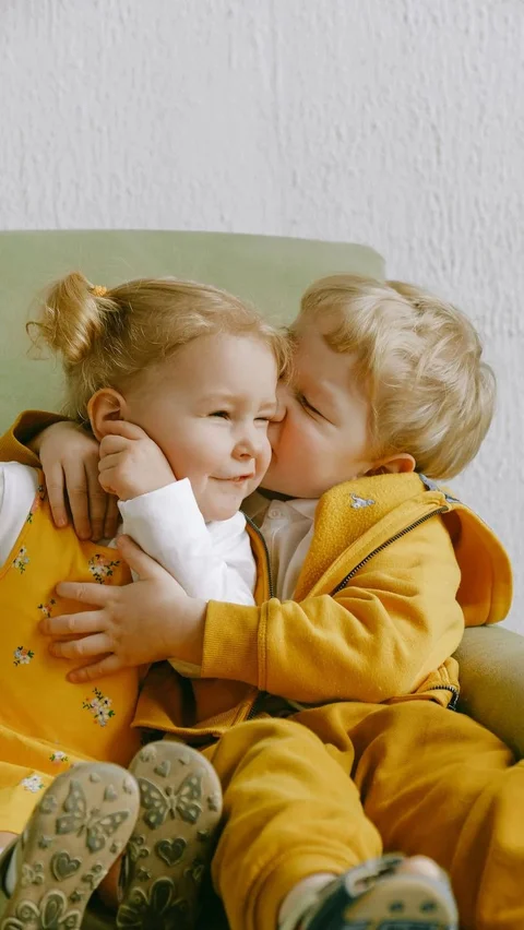 Coba Terapkan 7 Cara Ini Untuk Mengatasi Sibling Rivalry
