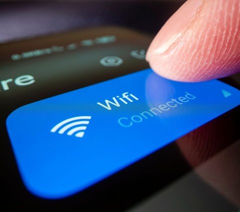 Dengan menerapkan beberapa tips tersebut, niscaya informasi pribadi tetap aman saat menggunakan WiFi umum.