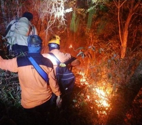 Pemadaman Gunung Ciremai Kebakaran Terkendala Angin