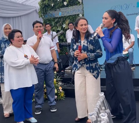 Nagita Slavina Pose Bareng Istri Kapolri, Sama-sama Cantik dan Elegan