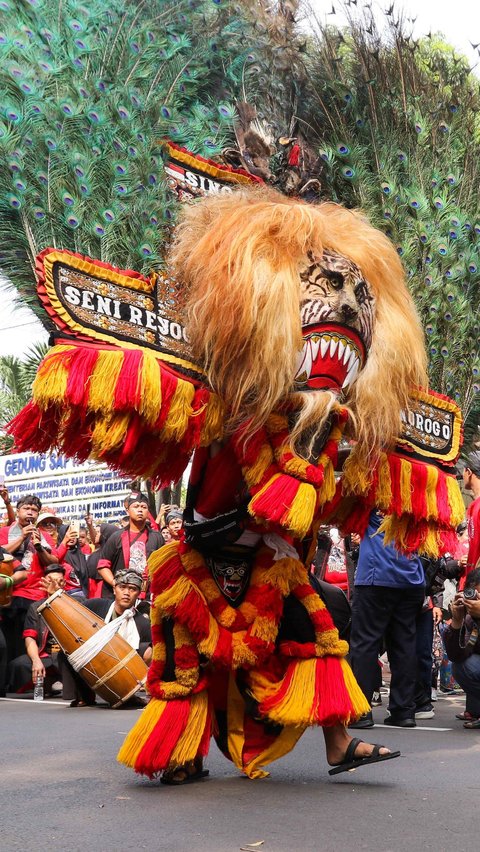 FOTO: Dorong Jadi Warisan Budaya Tak Benda UNESCO, Pawai Budaya Reog Ponorogo Tampil Meriah di Jakarta