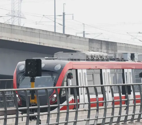 Tetapi LRT Jabodebek bekerja sama untuk menyediakan kantong parking, seperti di stasiun Dukuh Atas, Stasiun Harjamukti dan Stasiun Jati Mulya.