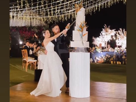 Momen Pernikahan Gritte Agatha dengan Arif Hidayat Usai 11 Tahun Pacaran, Romantis & Penuh Kebahagiaan