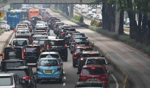 Penjabat (Pj) Gubernur DKI Jakarta Heru Budi Hartono mengatakan, Oktober 2023 ini Ibu Kota bakal punya total 100 bus Transjakarta bertenaga listrik.