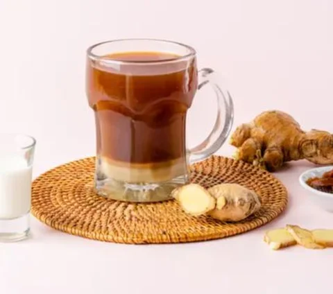 Gula aren lebih cocok digunakan dalam minuman seperti kopi, sedangkan gula merah lebih umum digunakan dalam campuran makanan, seperti sambal dan cuko pempek. Gula aren juga sering digunakan dalam minuman tradisional seperti bandrek.