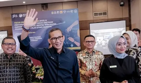 Sandiaga mengaku bukan dalam kapasitas melakukan komunikasi politik. Menurutnya, itu menjadi kewenangan sepenuhnya Plt Ketua Umum PPP Muhamad Mardiono.