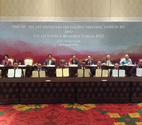Menteri Energi ASEAN menyepakati 12 kerja sama sektor energi bersih untuk memperkuat kemitraan guna mendorong interkonektivitas, keberlanjutan, dan inovasi di kawasan Asia Tenggara.