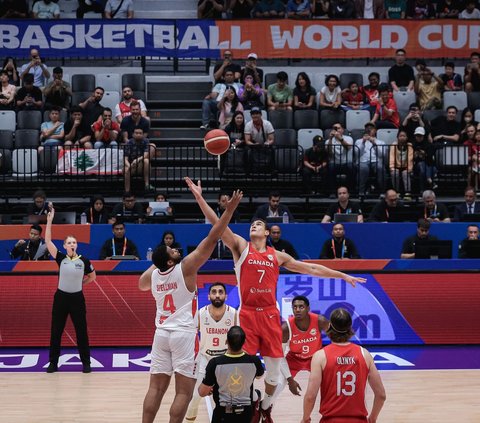 Timnas Basket Kanada yang diperkuat 7 pemain yang berlaga di kompetisi bola basket NBA berhasil meraih kemenangan keduanya di Grup H pada laga kedua Piala Dunia FIBA 2023 di Indonesia Arena, Senayan, Jakarta, Minggu (27/8/2023).