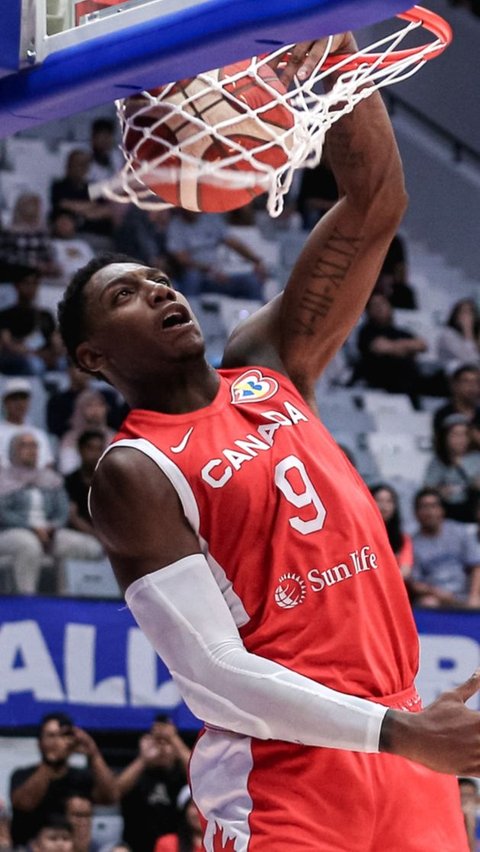 Pemain Kanada, RJ Barrett meraih kesuksesan usai mengemas 17 poin. <br><br>Pada laga tersebut, ia langsung dinobatkan sebagai MVP.