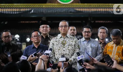 Bakal Capres Koalisi Perubahan Anies Baswedan enggan mengomentari wacana Demokrat dan PKS diajak Ketua Bappilu PPP Sandiaga Uno membentuk poros alternatif. 