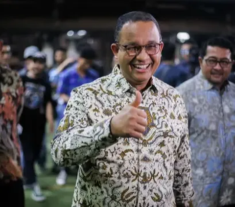 Bakal Calon Presiden Koalisi Perubahan Anies Baswedan diminta menyampaikan pertanyaan kepada warga ketika memberikan sambutan dalam pergelaran wayang kulit yang digelar DPP PKS, Minggu (27/8) malam.