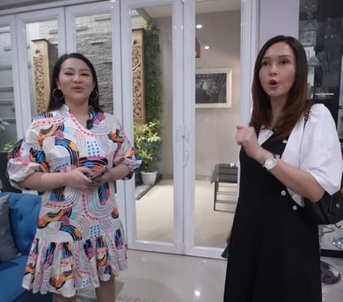 Adem dan Asri, Begini Potret Rumah Mewah Fitri Carlina Istri Sang Pilot, di dalamnya Banyak Replika Pesawat