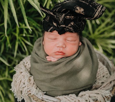 7 Potret Kece Abis Photoshoot Bayi Artis Indonesia yang Bisa Bikin Kamu Gemes Banget!