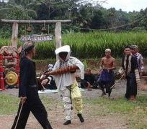 Mengenal Kesenian Lebon Asal Pangandaran, Tradisi Pertarungan Jawara Antar Kampung
