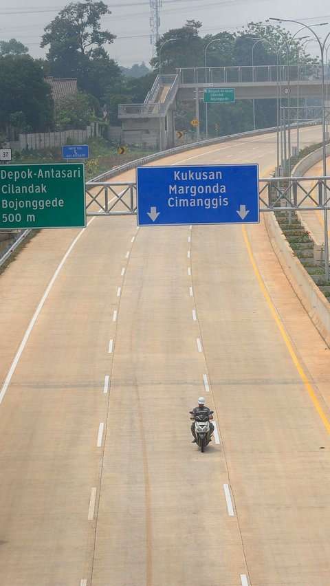 Sehingga dari Depok ke Bandara Soekarno-Hatta dengan jalan tol ini bisa ditempuh hanya dalam waktu 15 menit.