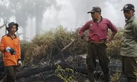 Jalur Berbukit, Kebakaran Hutan di Lereng Gunung Arjuno Sulit Dipadamkan