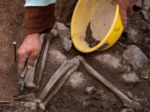 FOTO: Arkeolog Peru Temukan Kerangka Pendeta Pacopampa Berusia 3.000 Tahun di Makam Kuno