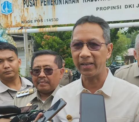 Sebelumnya, Penjabat (Pj) Gubernur DKI Jakarta Heru Budi Hartono mengungkapkan, pihaknya akan melakukan water wist atau penyemprotan dari atas gedung tinggi. Penyemprotan ini, kata Heru, akan dilakukan di atas gedung-gedung Pemda DKI.