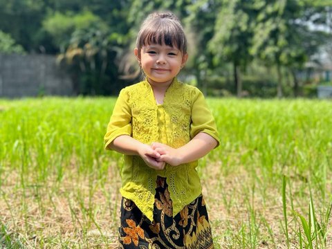 10 Potret Terbaru Chloe Anak Asmirandah dan Jonas Rivanno Jelang Usia 3 Tahun, Gayanya Makin Gemesin!