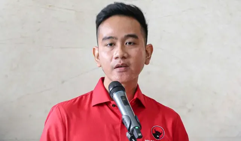 Lebih lanjut, Hasto enggan mengomentari sikap politik partai lain. Hasto menegaskan PDIP hanya fokus untuk memenangkan Ganjar Pranowo sebagai calon presiden.