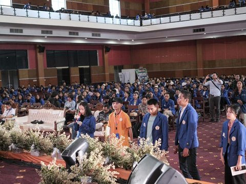 BUMN Goes To Campus, Sejumlah Mahasiswa Berprestasi Dapat Beasiswa di Manado