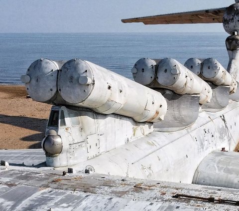 Once Made the US Tremble, Russia's Strange Fighter Jet is Now Abandoned