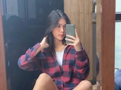 8 Foto Cantik Kayra Meindra, Putri Pasangan Mieke Amalia dan Tora Sudiro yang Kini Jadi Model