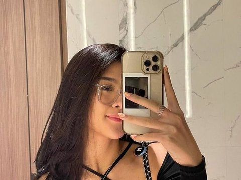 8 Foto Cantik Kayra Meindra, Putri Pasangan Mieke Amalia dan Tora Sudiro yang Kini Jadi Model