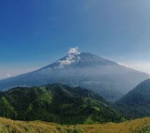 Menilik Pesona Kemuning Sky Hills, Jembatan Kaca Aesthetic di Karanganyar